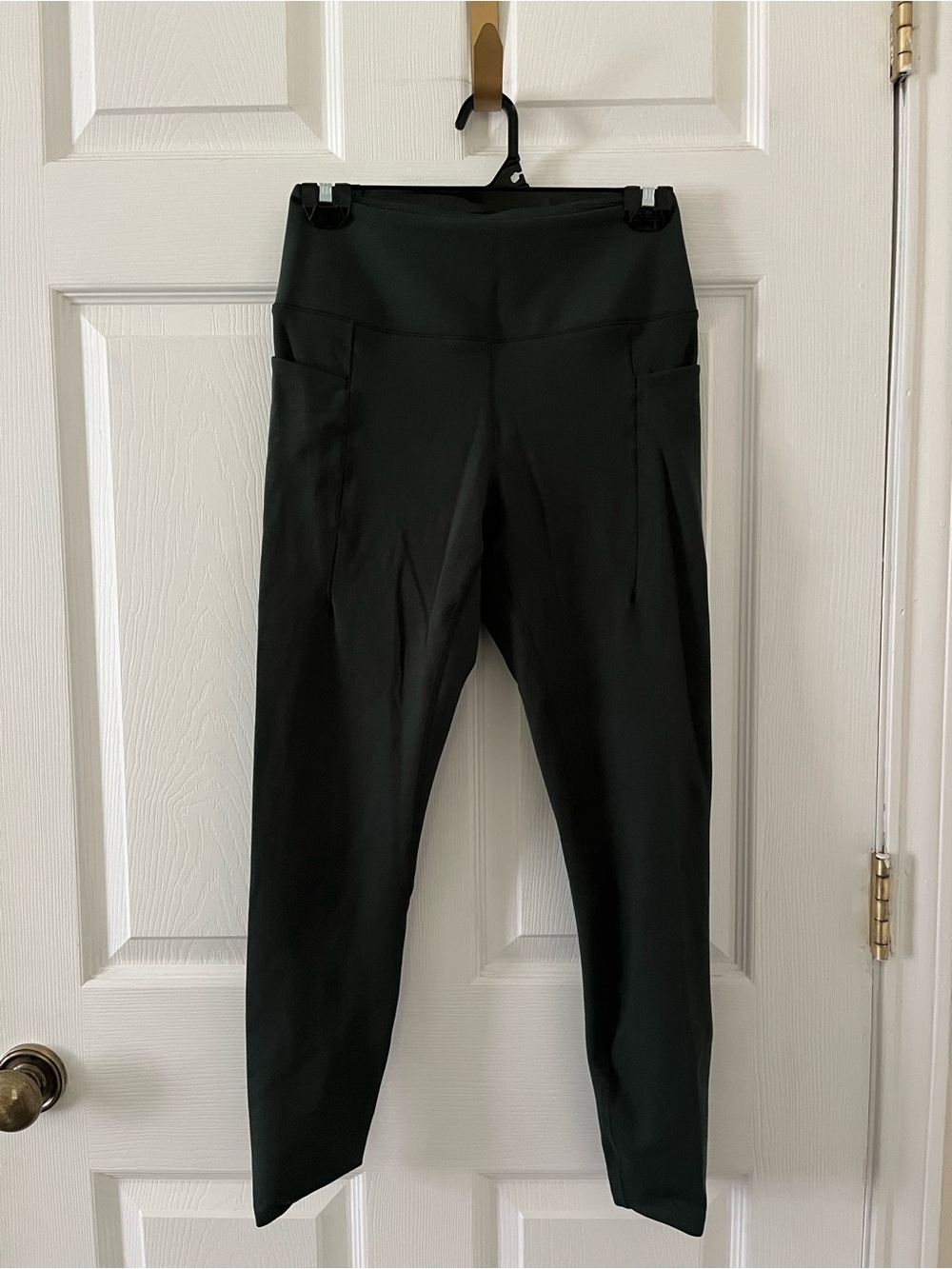 Danskin Dark Green Performance Leggings With Side Pockets